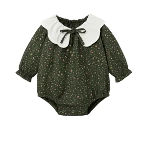 Pelele verde cuello blanco y lazada