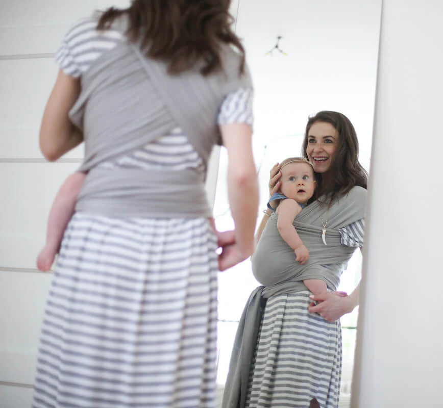 Fular Elástico Portabebé Bambú, Boba Wrap Serenity. Light Grey - Imagen 3