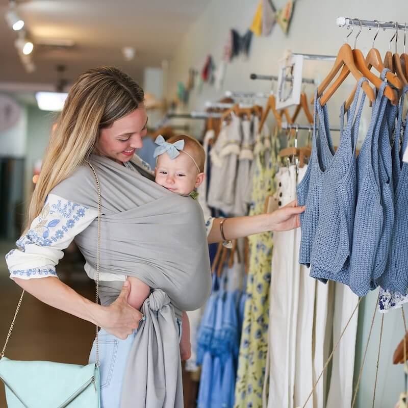 Fular Elástico Portabebé Bambú, Boba Wrap Serenity. Light Grey - Imagen 2