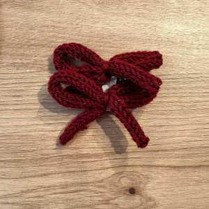 Pack 2 lazos con pinza burdeos