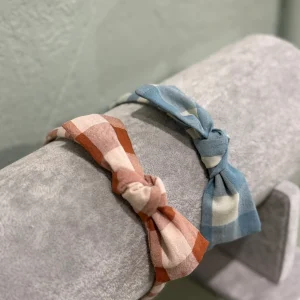 Diadema estrecha lazo cuadros