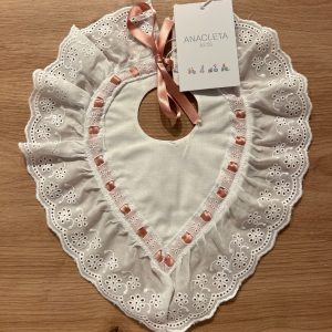 Babero alfiler rosa empolvado