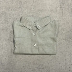 Camisa cuello oxford verde