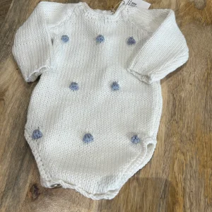 Pelele blanco bodoques azules manga larga