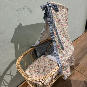 Cuna mimbre con dosel 3