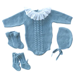 Conjunto pelele corto trenza + capota + patín Azul piedra CH60